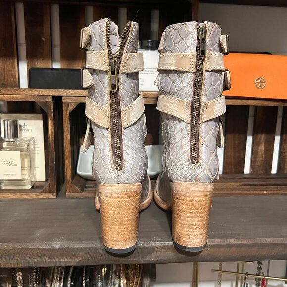 NEW FREEBIRD Taupe Bond, 8 - Picture 3 of 4